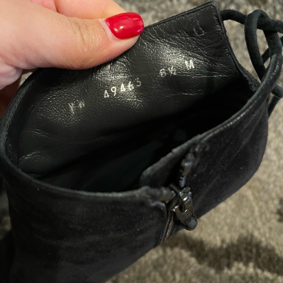 Stuart Weitzman Black Suede Booties 8.5M - Picture 9 of 10
